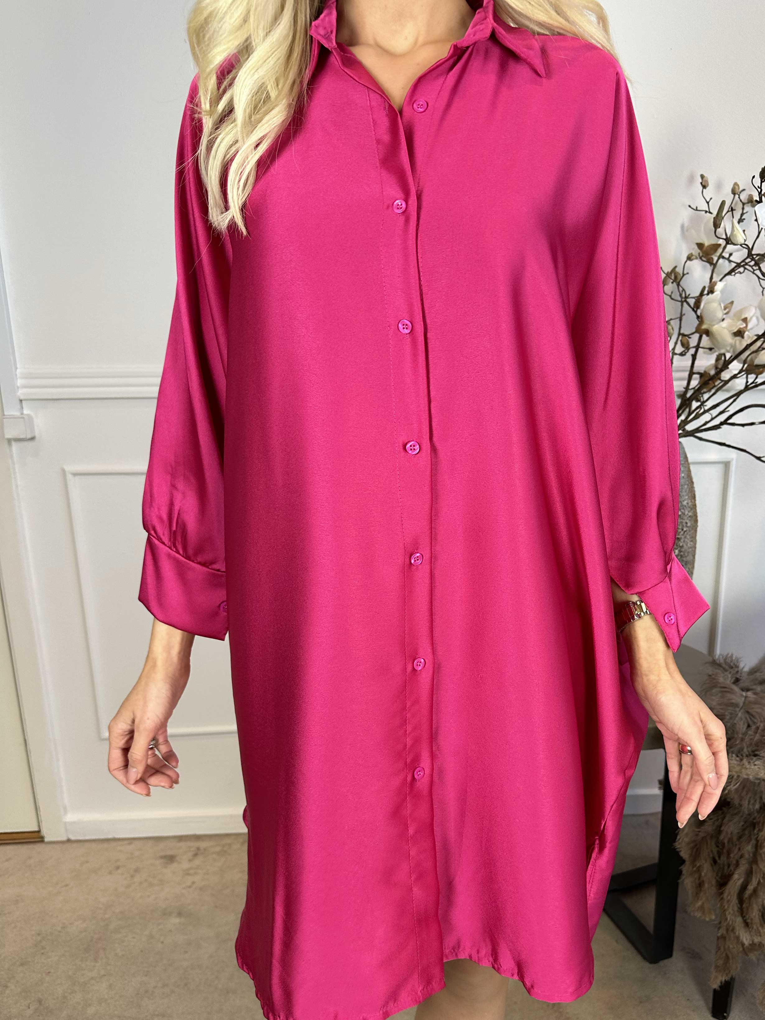 Anja - Skjorta i sidenlook med fladdermusärmar